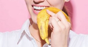 ĐỘC – LẠ với 3 cách làm trắng răng không ê buốt bằng vỏ trái cây