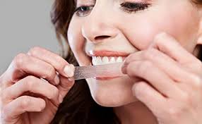 cách Sử dụng miếng dán trắng răng 